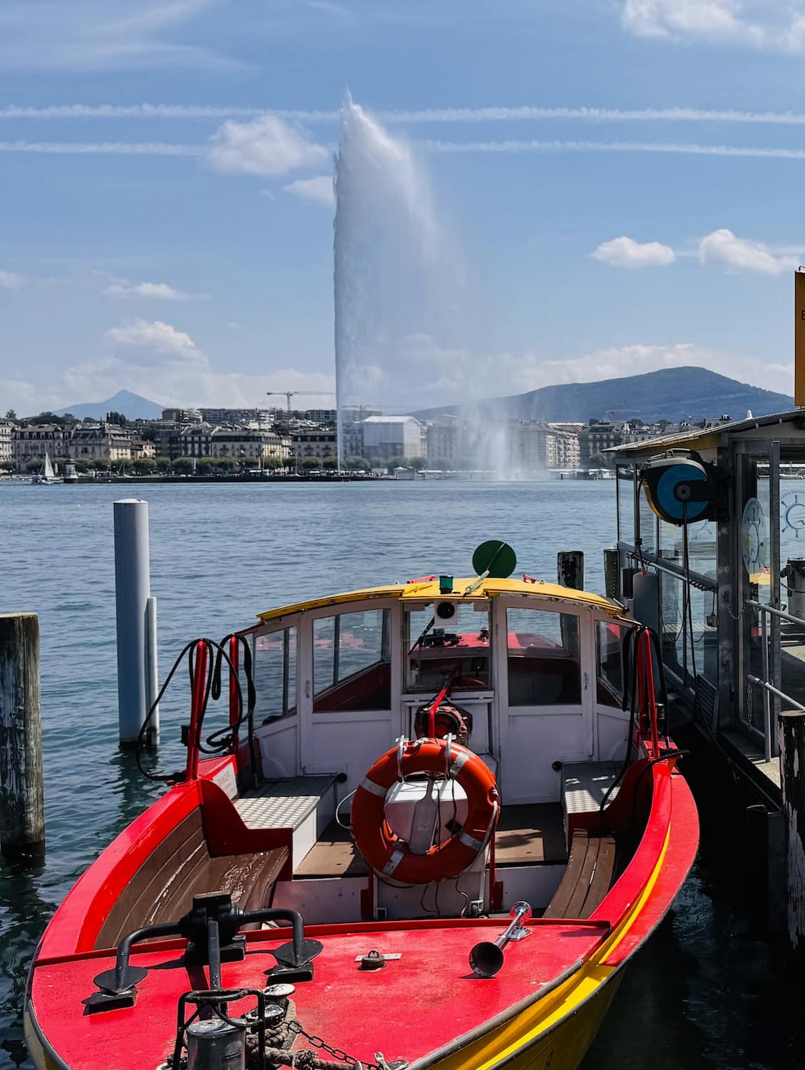Boat Cruise on Lake Geneva Boat Cruise on Lake Geneva