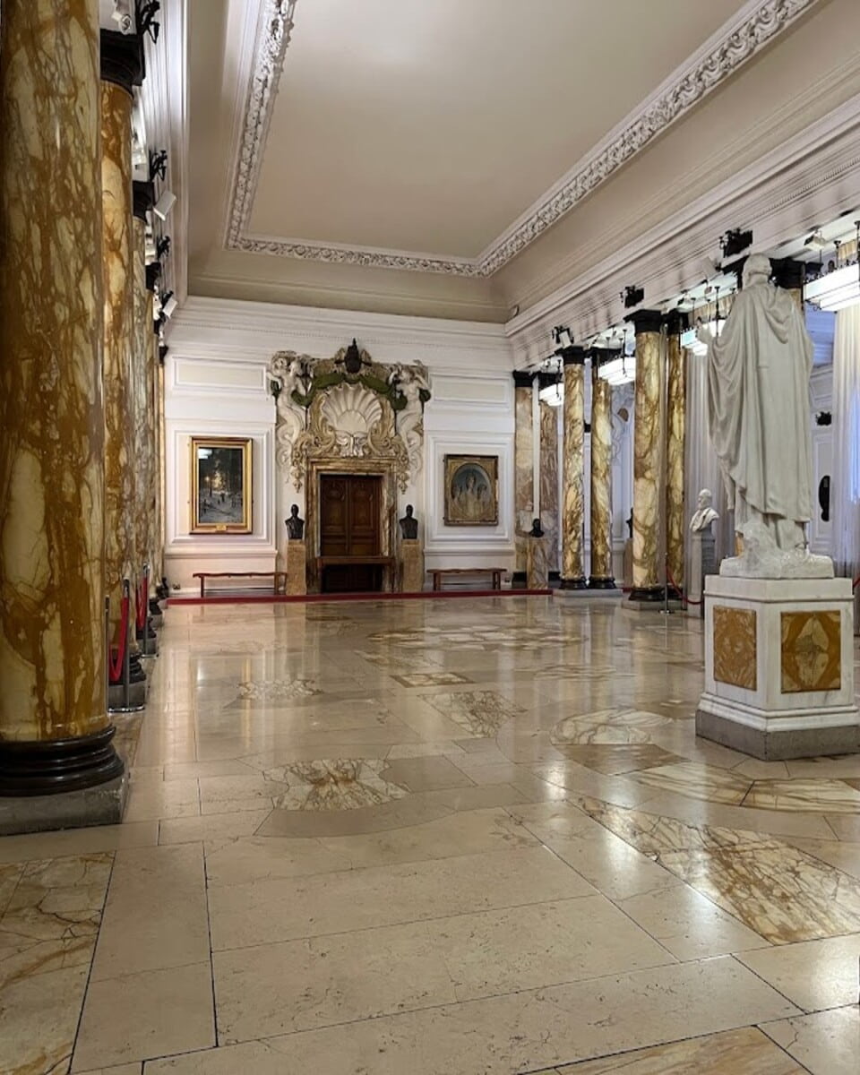 Cardiff City Hall, Cardiff Cardiff City Hall, Cardiff