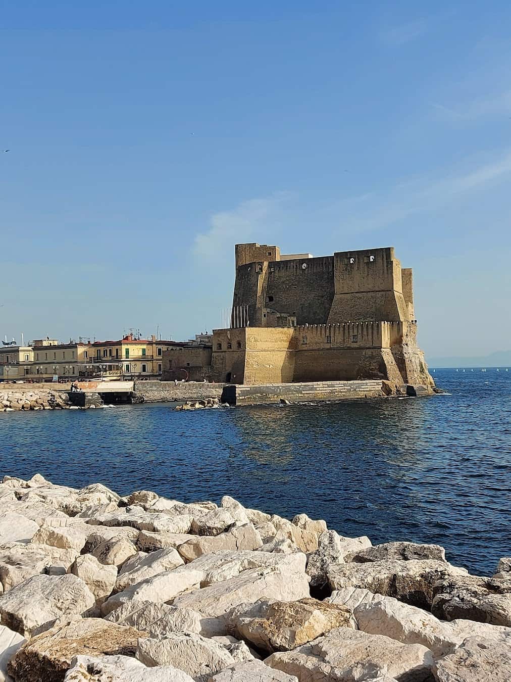 Castel dell'Ovo, Italy Castel dell'Ovo, Italy