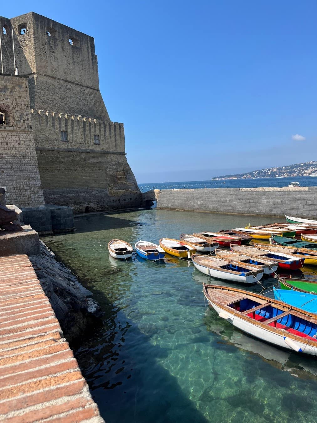 Castel dell'Ovo, Italy Castel dell'Ovo, Italy