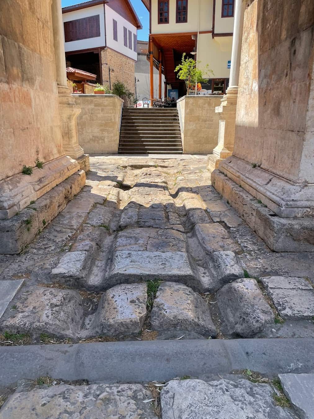 Entrance Hadrian's Gate, Turkey Entrance Hadrian's Gate, Turkey