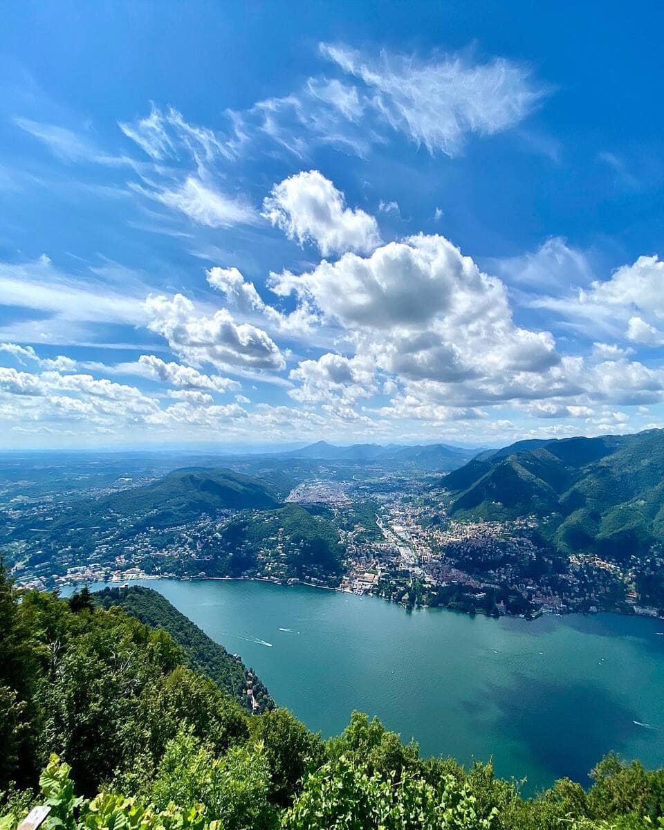 Faro Voltiano, Como Faro Voltiano, Como