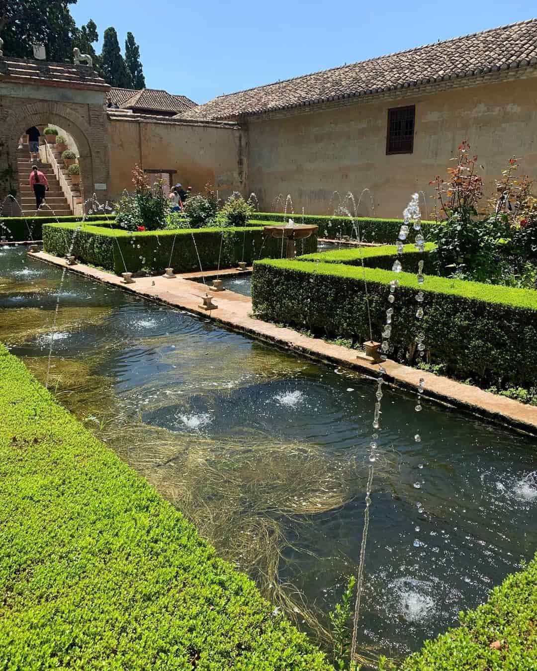 Generalife Gardens Fountain, Granada Generalife Gardens Fountain, Granada