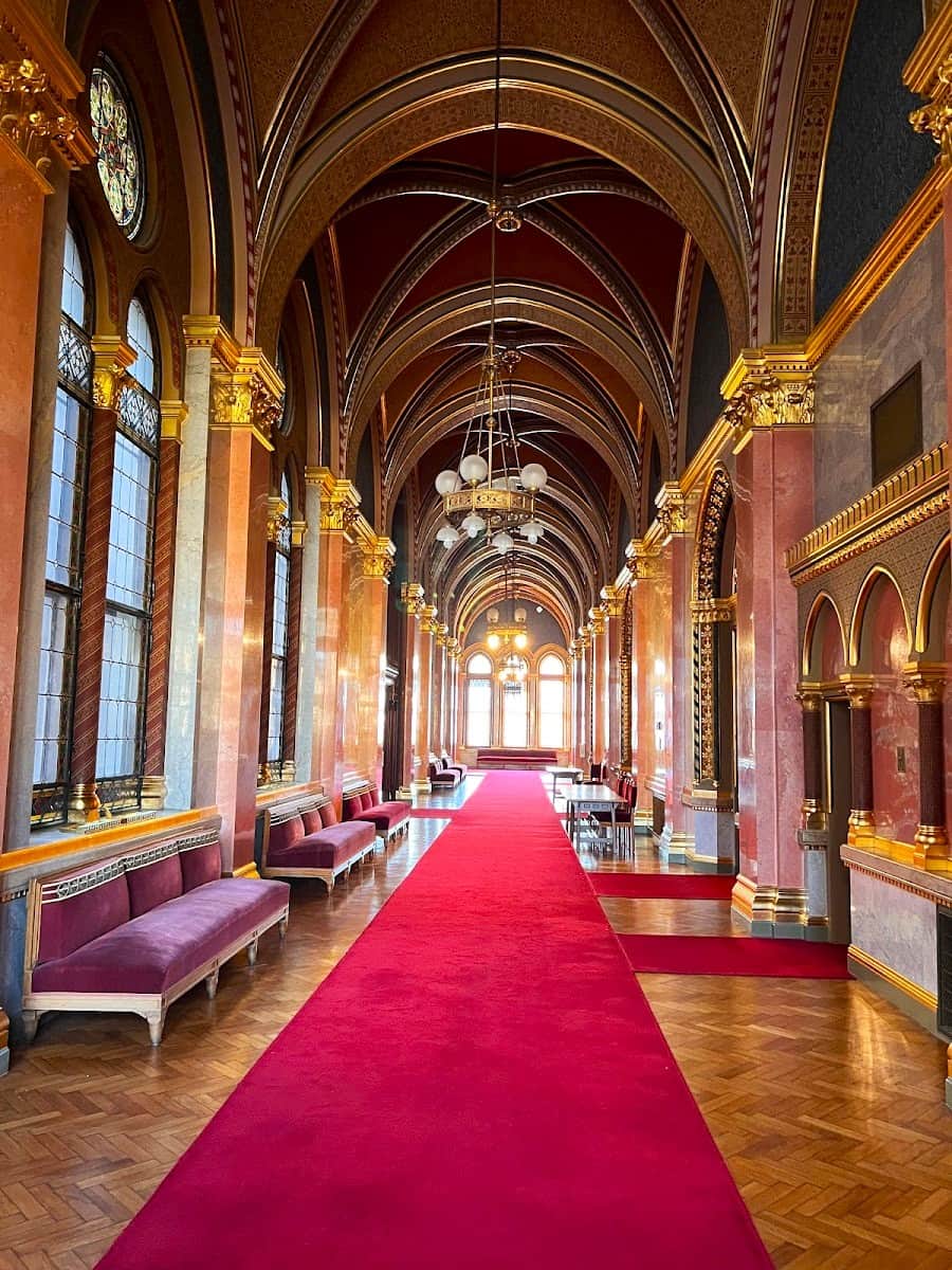 Hungarian Parliament Building, Budapest Hungarian Parliament Building, Budapest