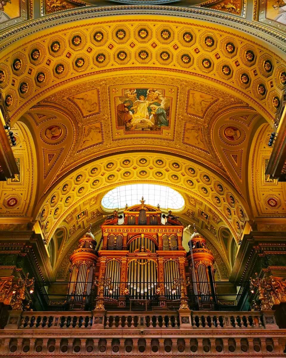 St. Stephenâs Basilica, Budapest St. Stephenâs Basilica, Budapest