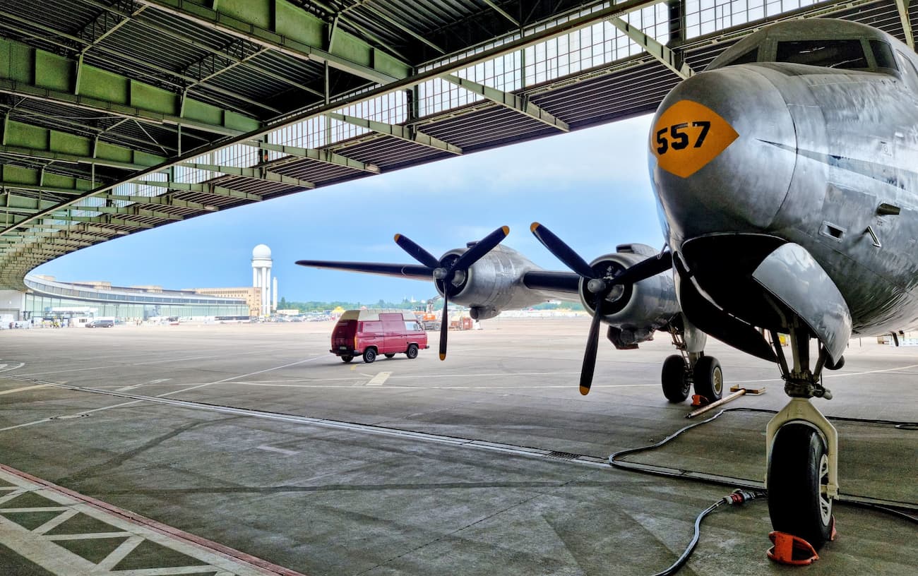 Tempelhof Airport Park, Berlin Tempelhof Airport Park, Berlin