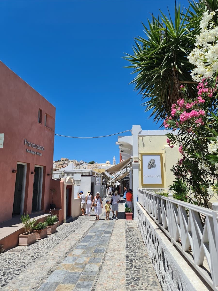 TTheotokopoulou Square, Thira Theotokopoulou Square, Thira