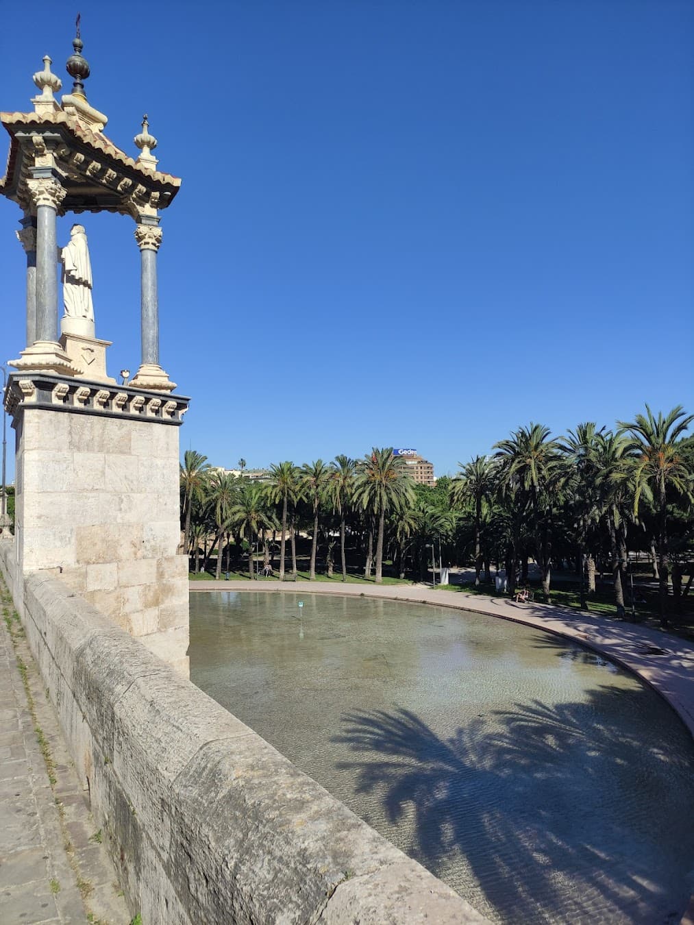 Turia Gardens Pond, Spain Turia Gardens Pond, Spain