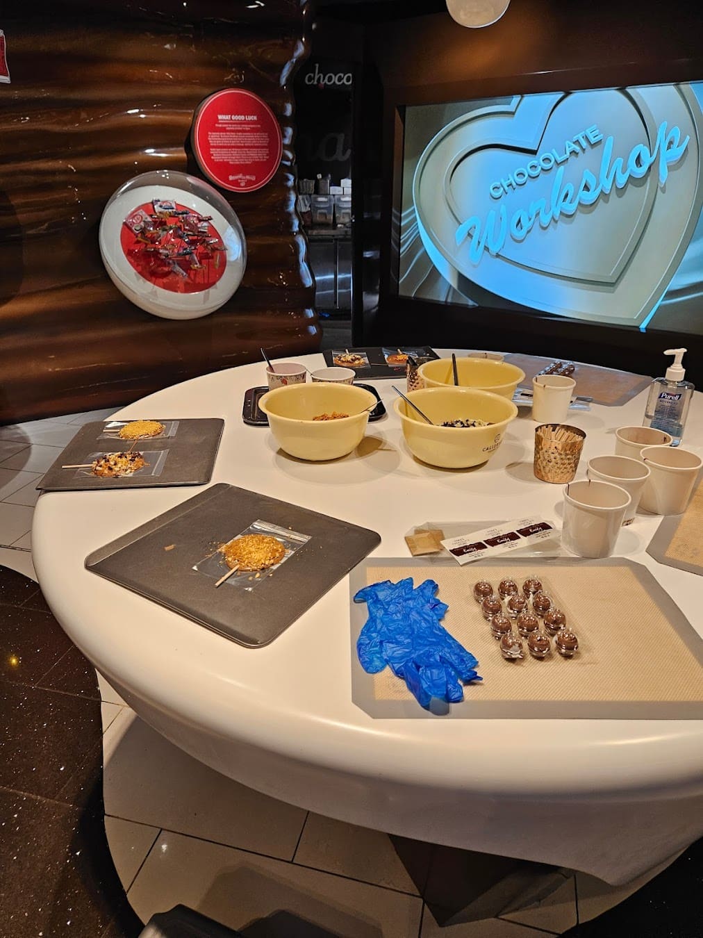 York's Chocolate Story Make Your Own Lollipop, England York's Chocolate Story Make Your Own Lollipop, England