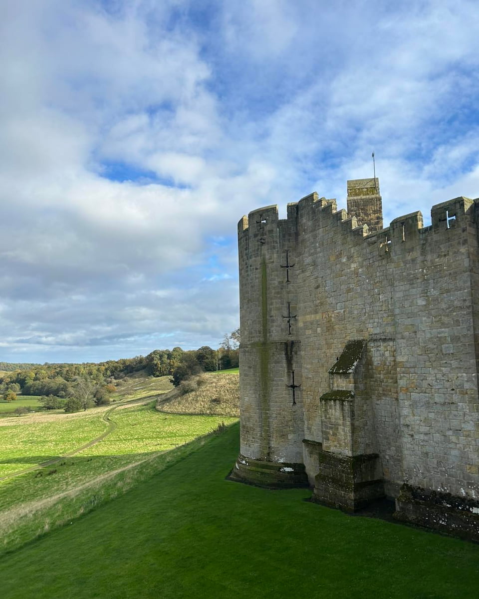 Alnwick Castle & Gardens, England Alnwick Castle & Gardens, England