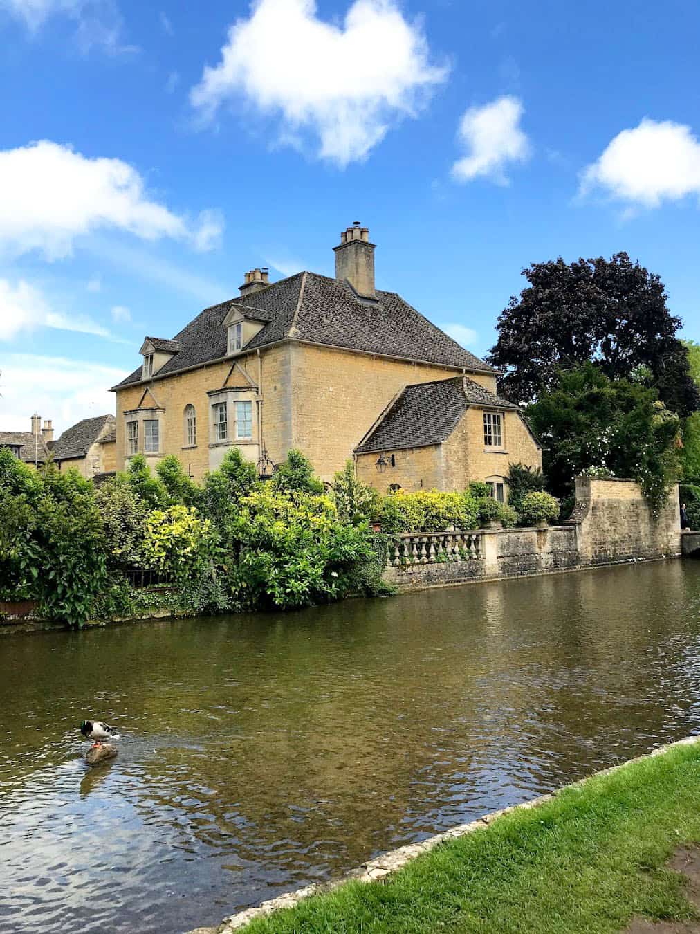 Bourton on the Water Building Bourton on the Water Building