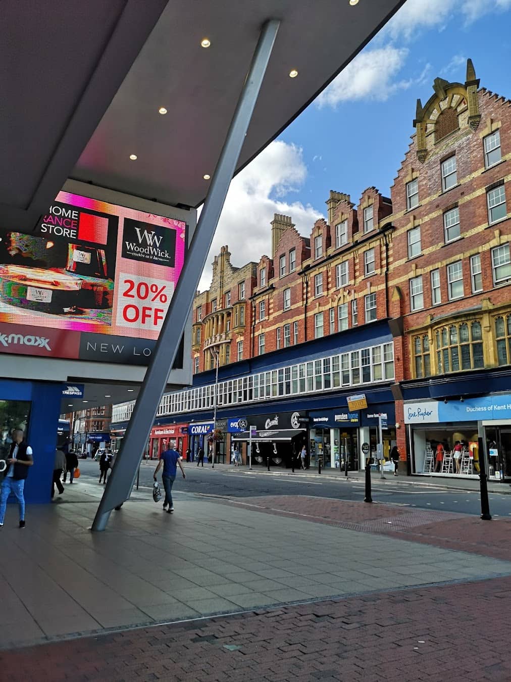 Broad Street Mall Entrance, Enlgand Broad Street Mall Entrance, Enlgand