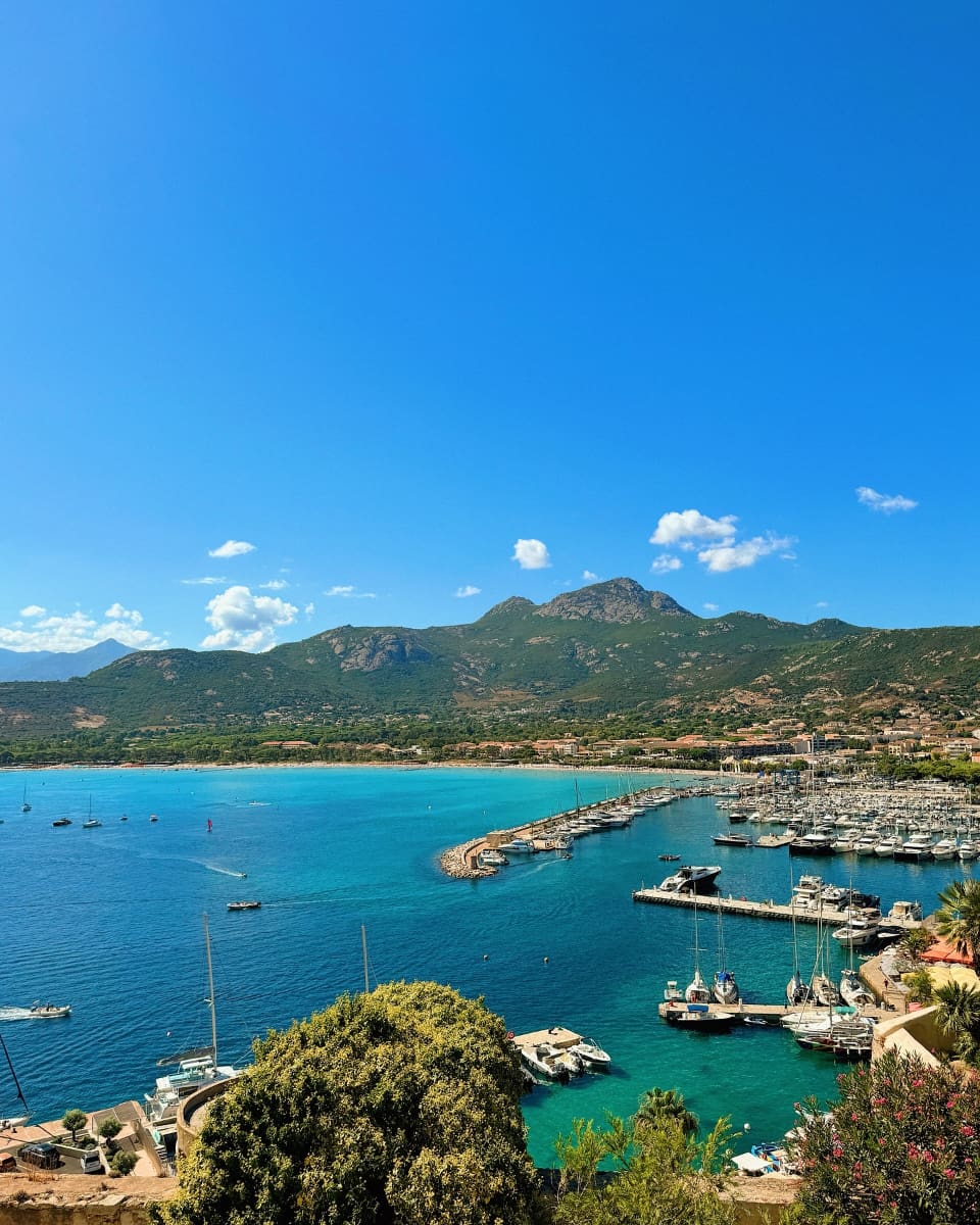 Calvi, Marina Calvi, Marina