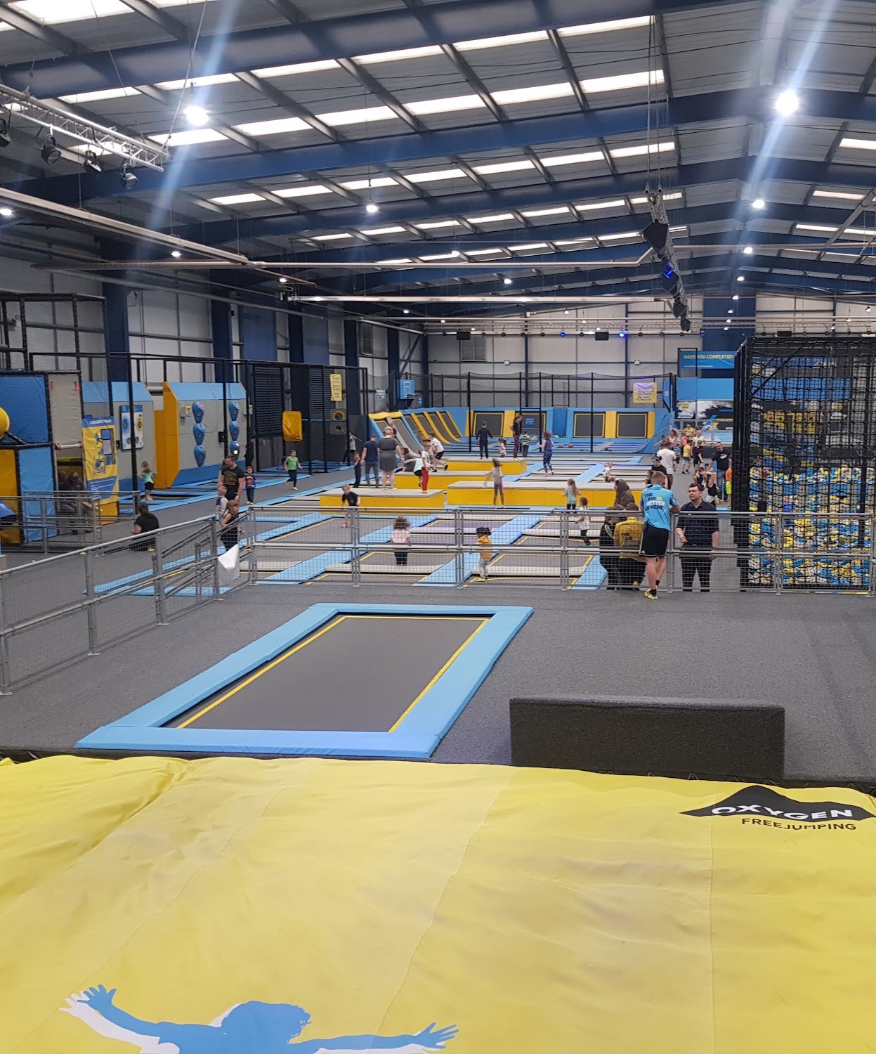 Derby: Oxygen Freejumping Derby: Oxygen Freejumping