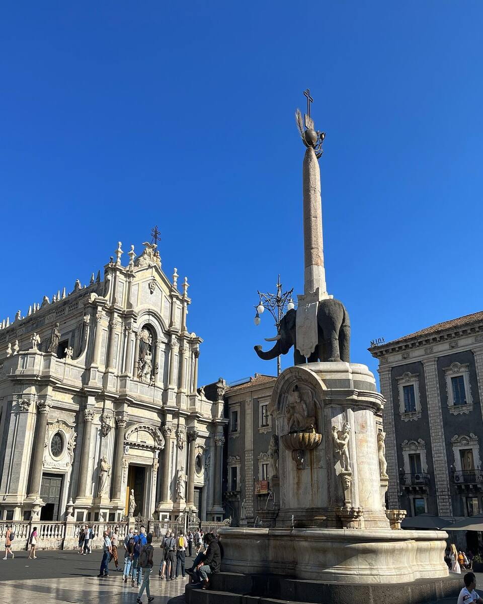 Fontana dell'Elefante, Piazza del Duomo, Catania Fontana dell'Elefante, Piazza del Duomo, Catania