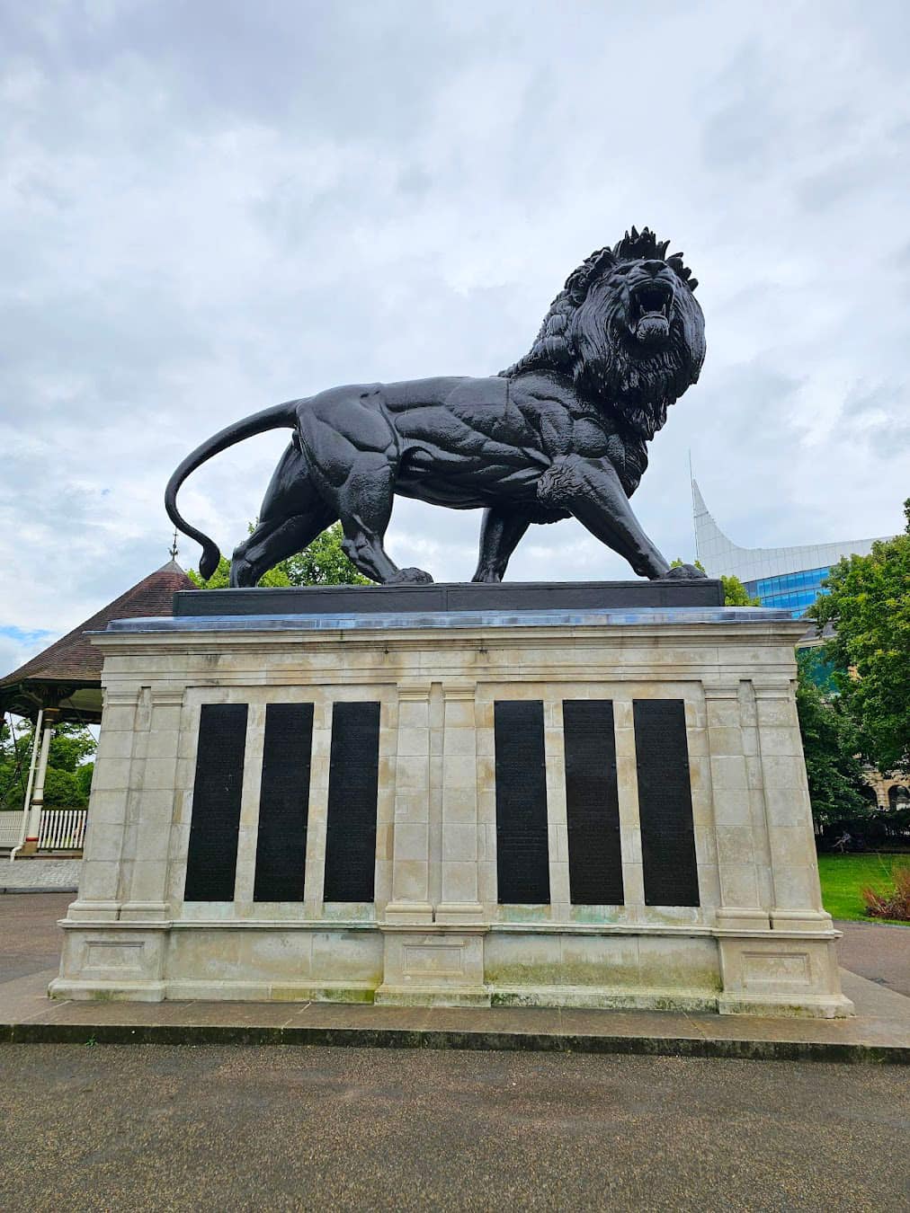 Forbury Gardens Statue, England Forbury Gardens Statue, England