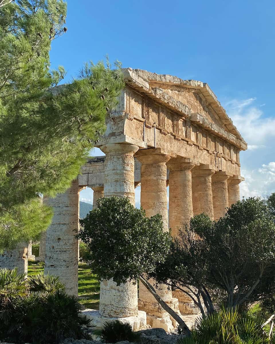 Palermo: Greek ruins Palermo: Greek ruins