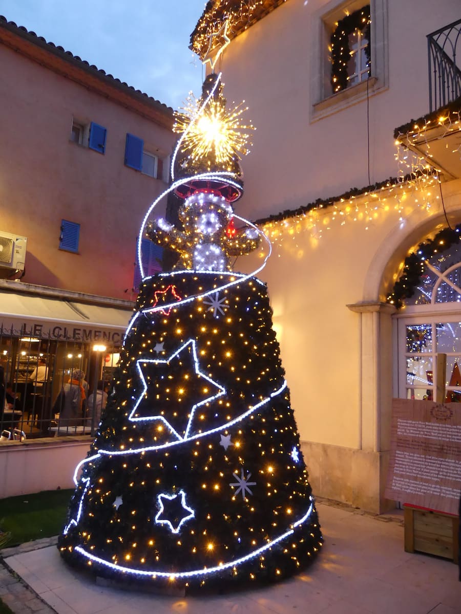 Place des Lices Saint-Tropez Place des Lices Saint-Tropez