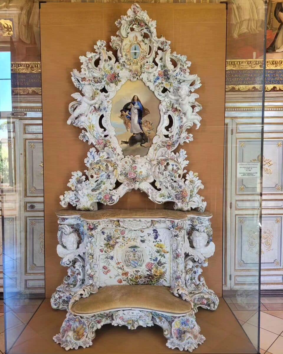 Porcelain seat, Vatican Museums Porcelain seat, Vatican Museums