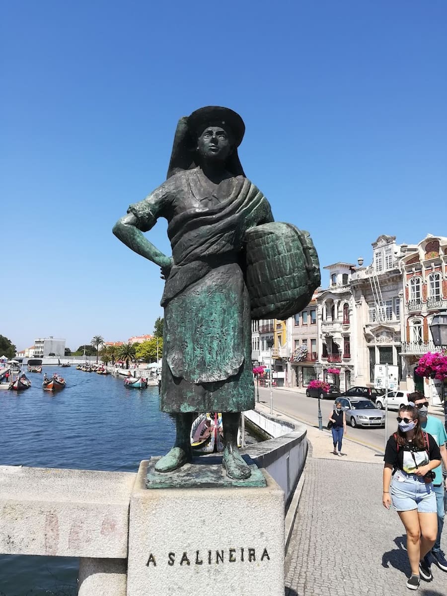 Salineira Statue, Aveiro Salineira Statue, Aveiro