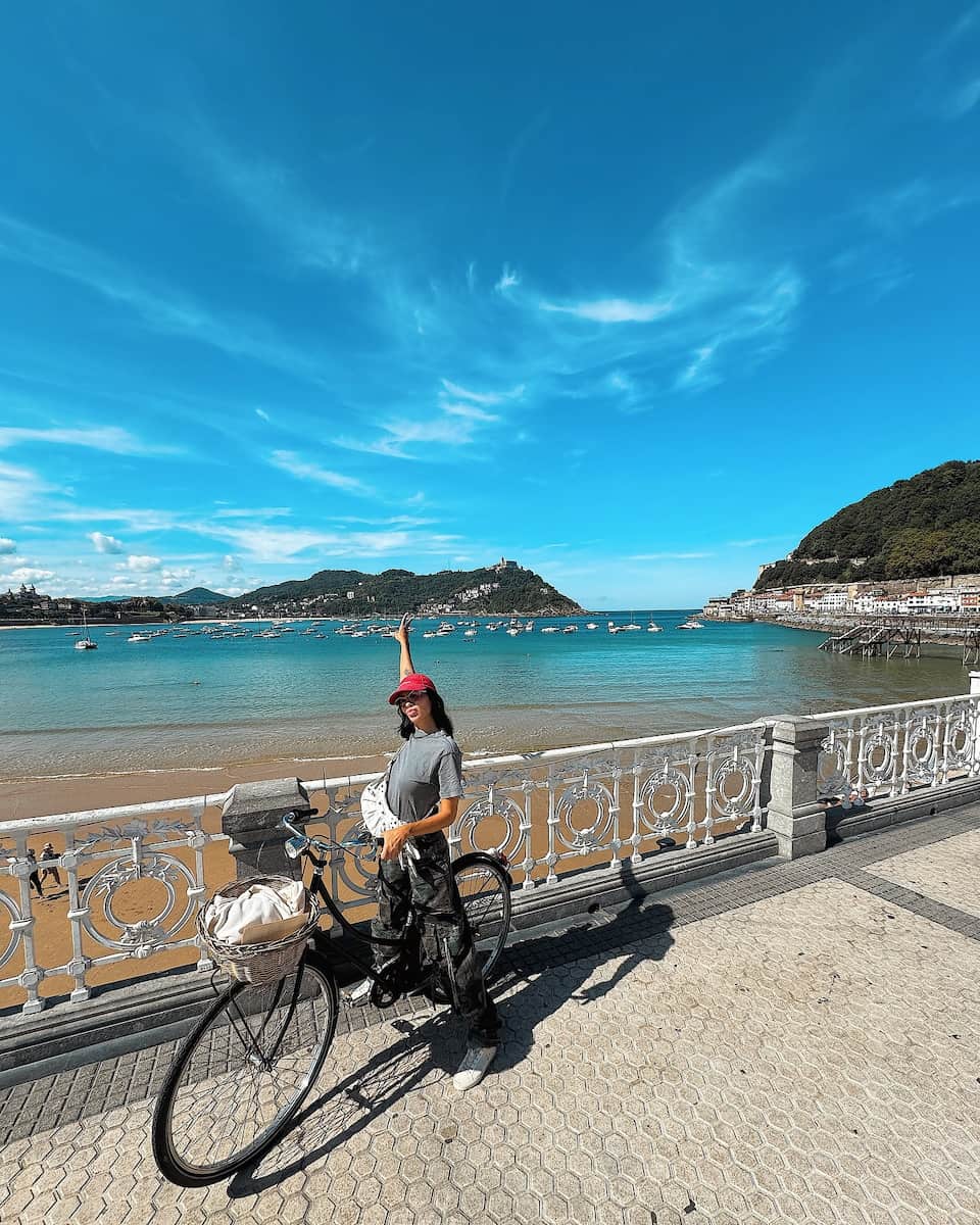 San Sebastian: La Concha Beach San Sebastian: La Concha Beach
