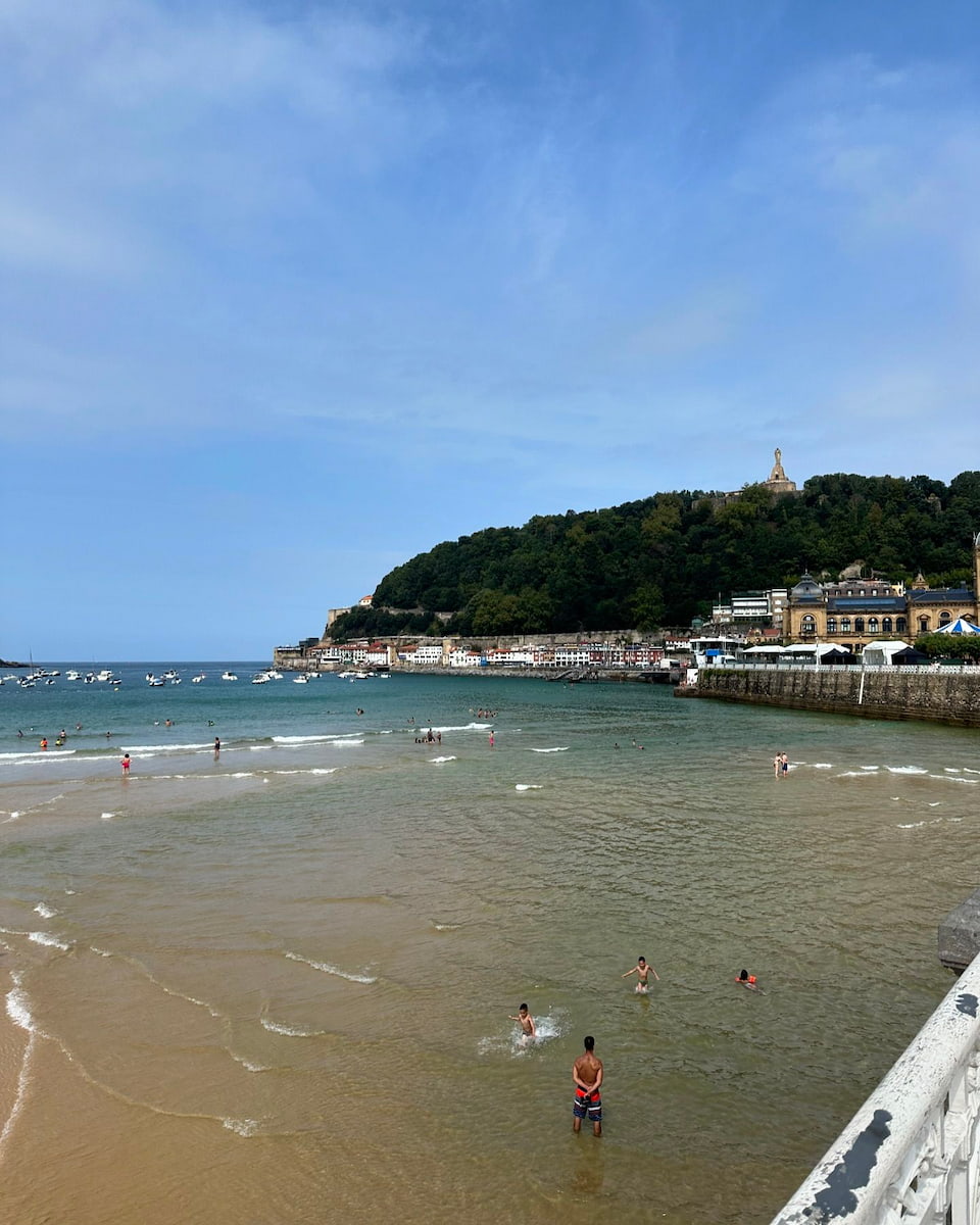 San Sebastian: La Concha Beach San Sebastian: La Concha Beach