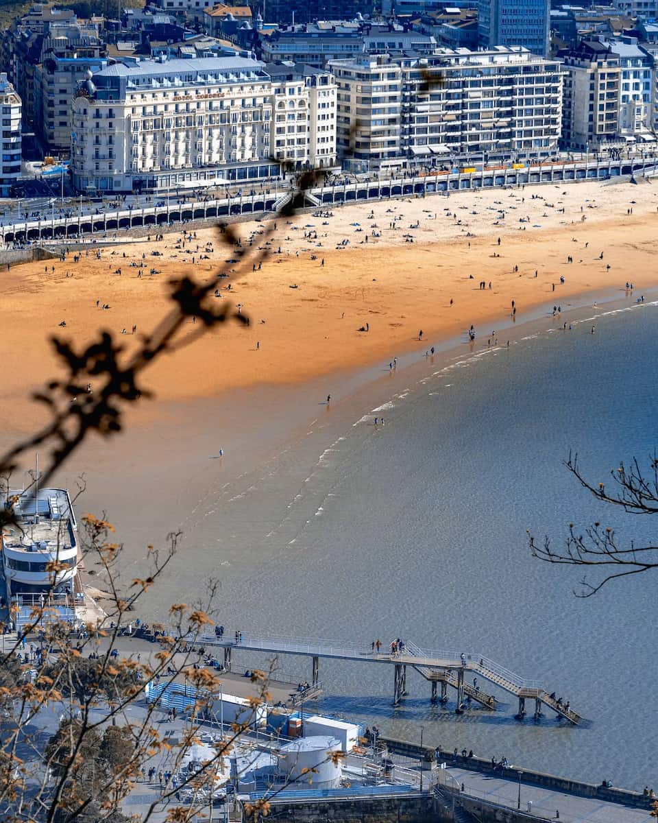 San Sebastian: La Concha Beach San Sebastian: La Concha Beach