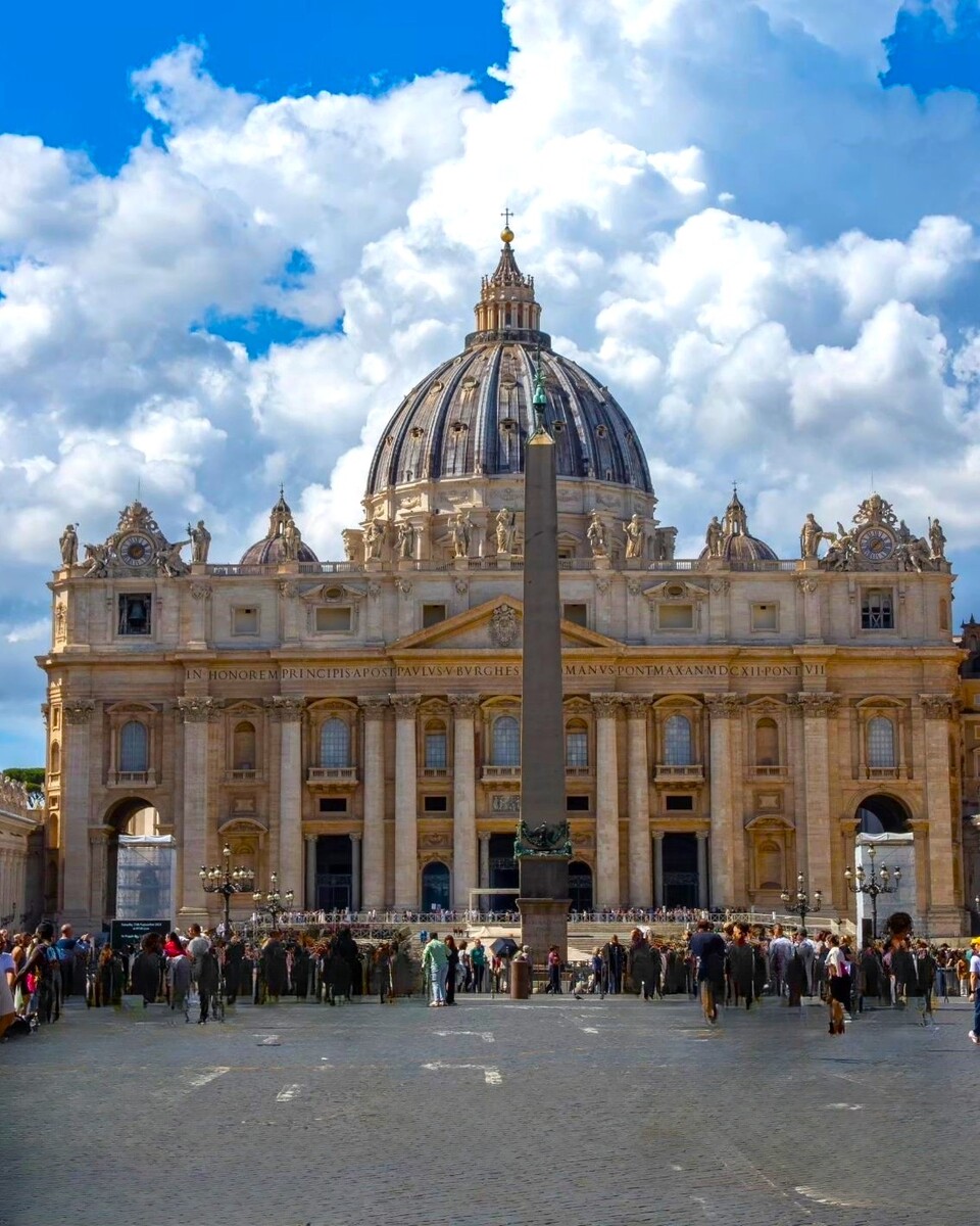 St. Peterās Basilica (2) St. Peterās Basilica