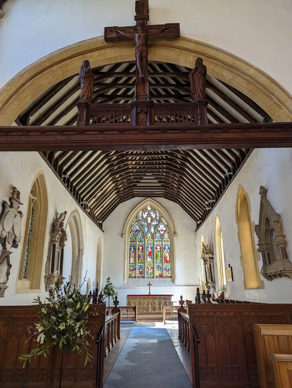 St Edwardâs Church Inside, England St Edwardâs Church Inside, England