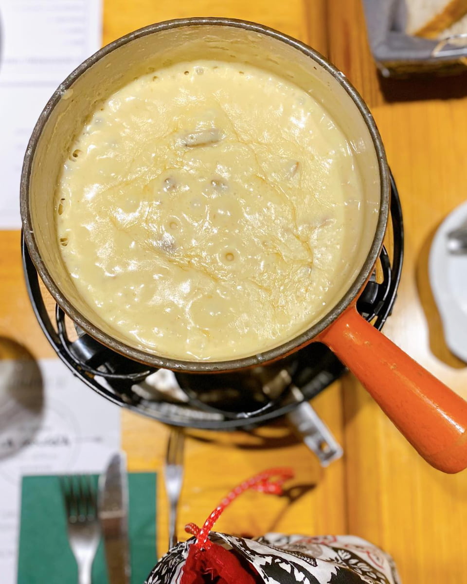 Swiss fondue, Interlaken Swiss fondue, Interlaken