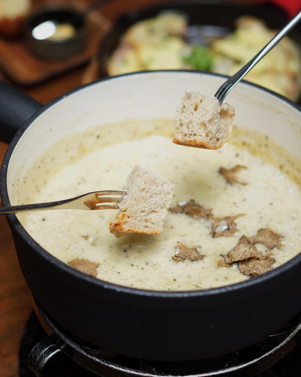 Swiss fondue, Interlaken Swiss fondue, Interlaken