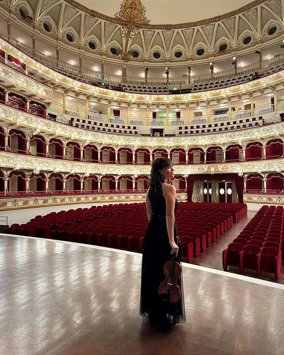 Bari: Teatro Petruzzelli Bari: Teatro Petruzzelli