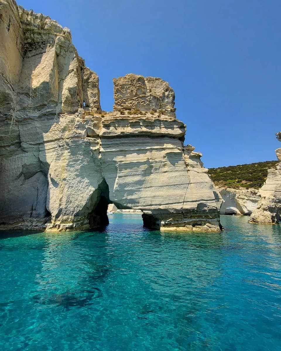 Tsigrado, Milos Tsigrado, Milos