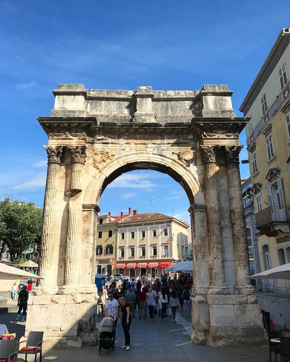 Arch of the Sergii, Pula Arch of the Sergii, Pula