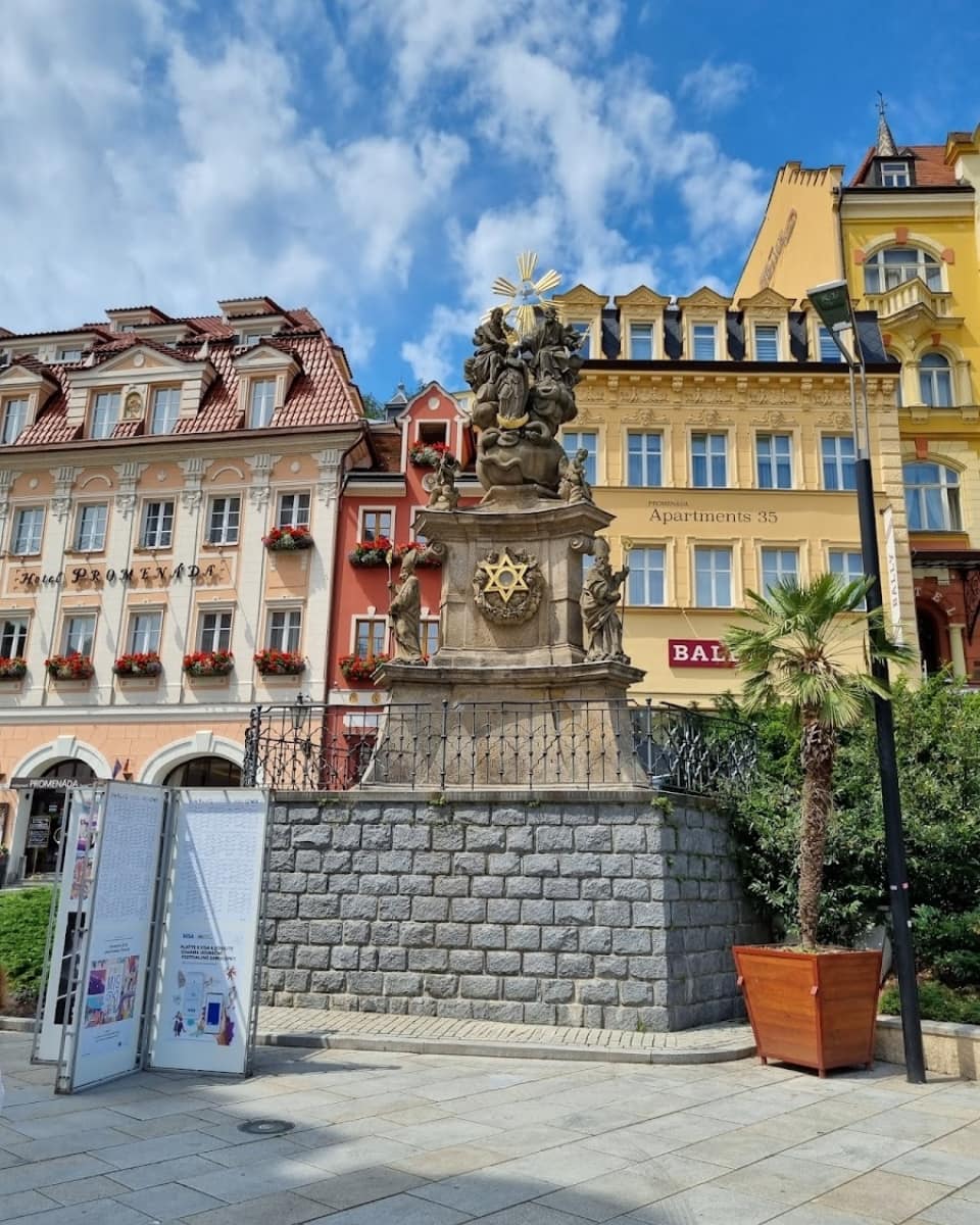 Karlovy Vary, Prague