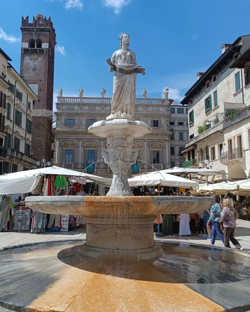 Piazza delle Erbe, Padua Piazza delle Erbe, Padua
