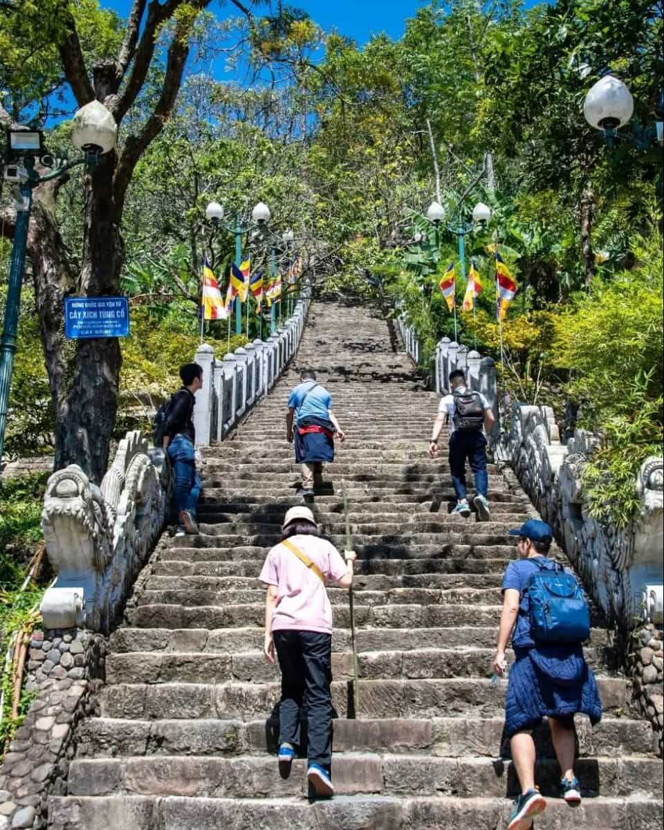 Yen Tu Mountain, Hanoi