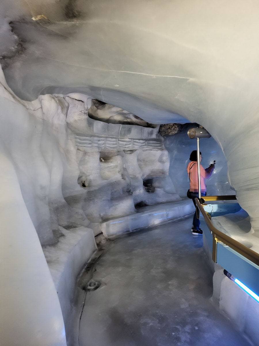 Zurich, Glacier Cave