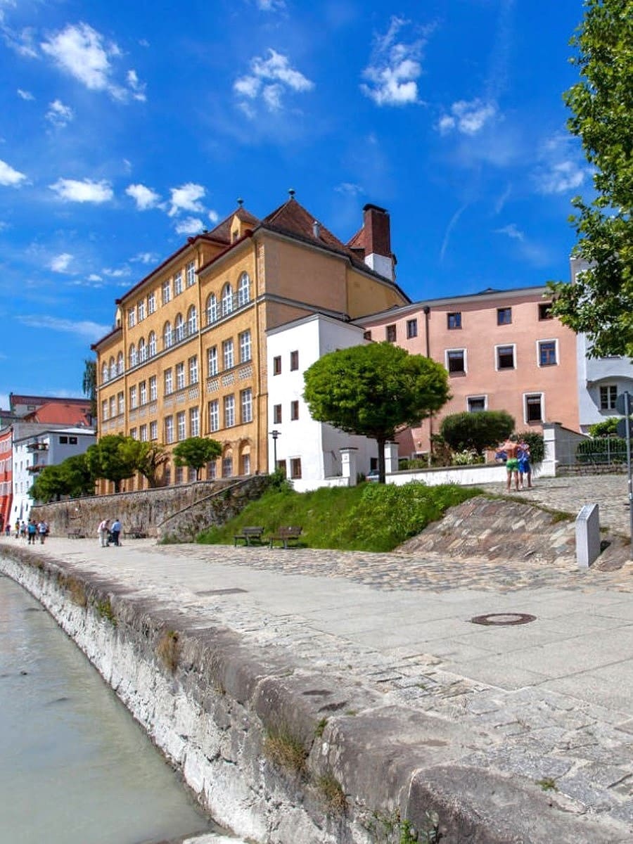 Inn Promenade, Passa