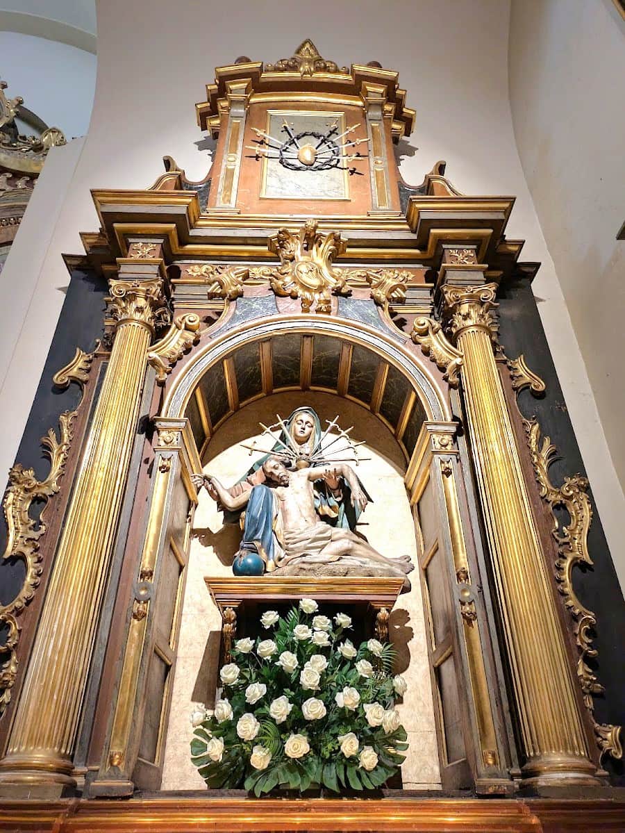 Inside of Iglesia de San Lorenzo, Pamplona Inside of Iglesia de San Lorenzo, Pamplona