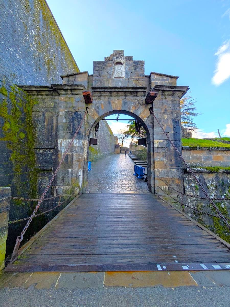 Portal of Zumalacarregui, Pamplon Portal of Zumalacarregui, Pamplon