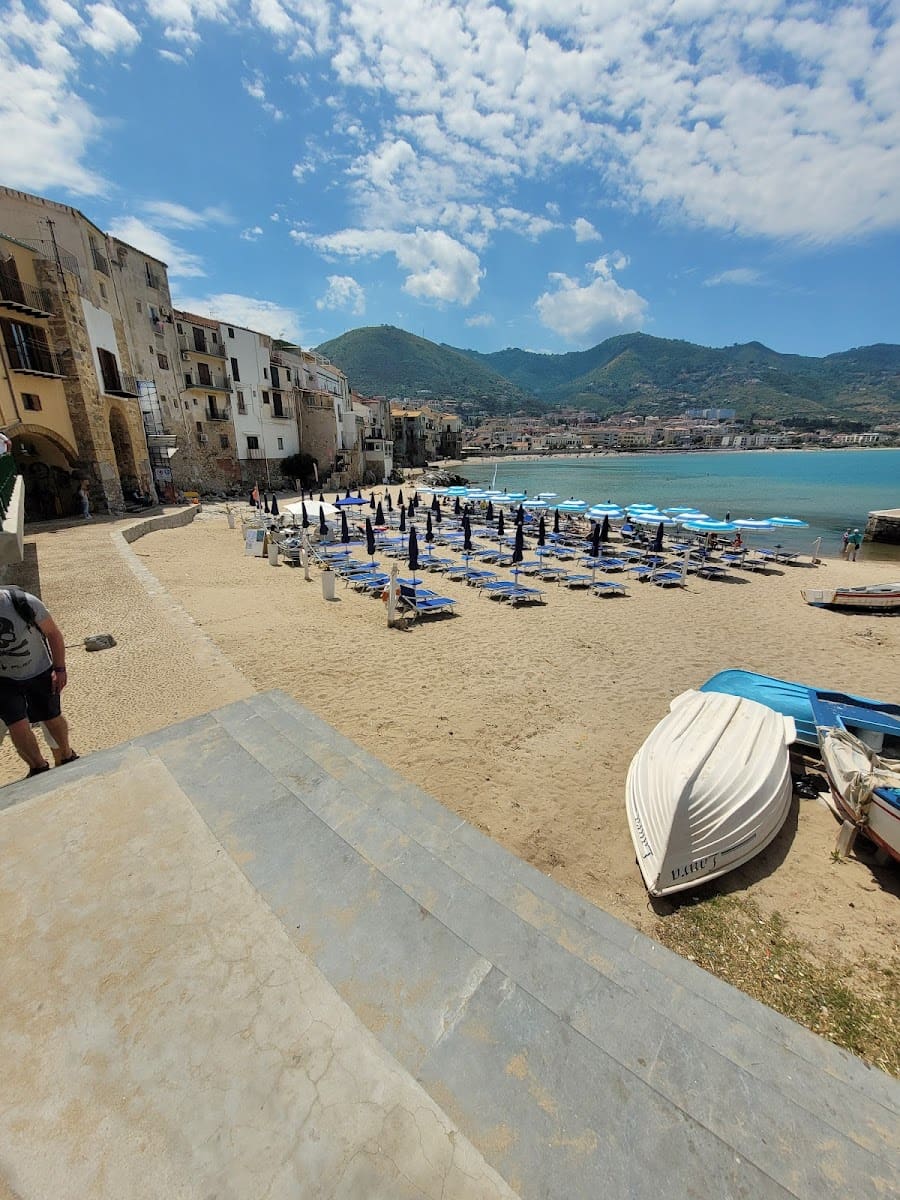 Spiaggia del Porto Vecchio, Cefalù Spiaggia del Porto Vecchio, Cefalù