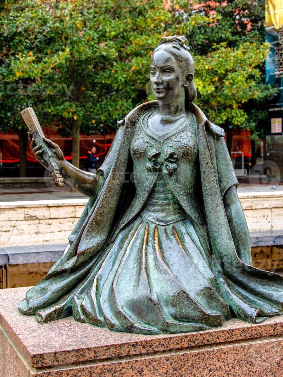 Sculpture of woman by Goya, Zaragoza Sculpture of woman by Goya, Zaragoza