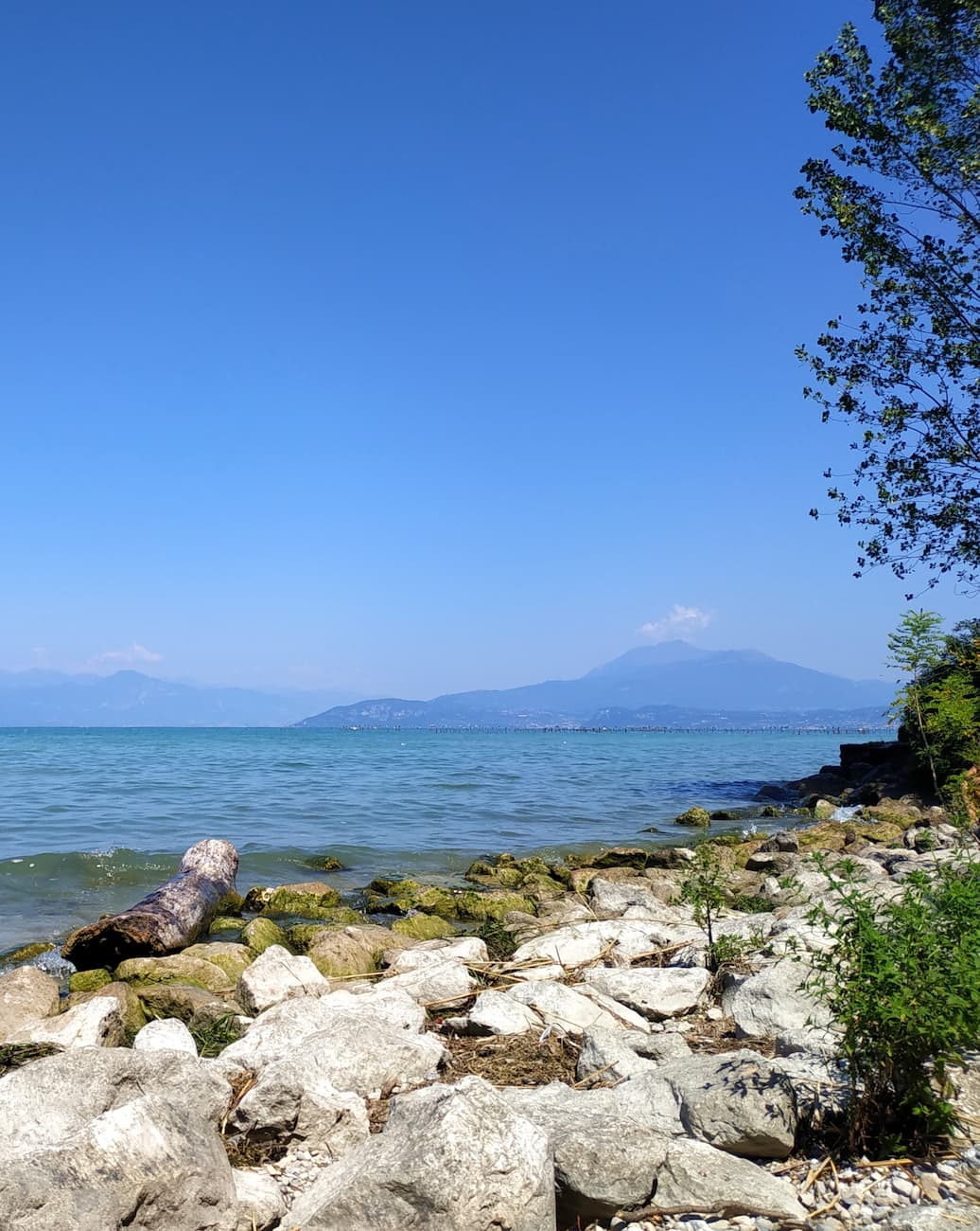 Beach Punta Gro Sirmione Beach Punta Gro Sirmione