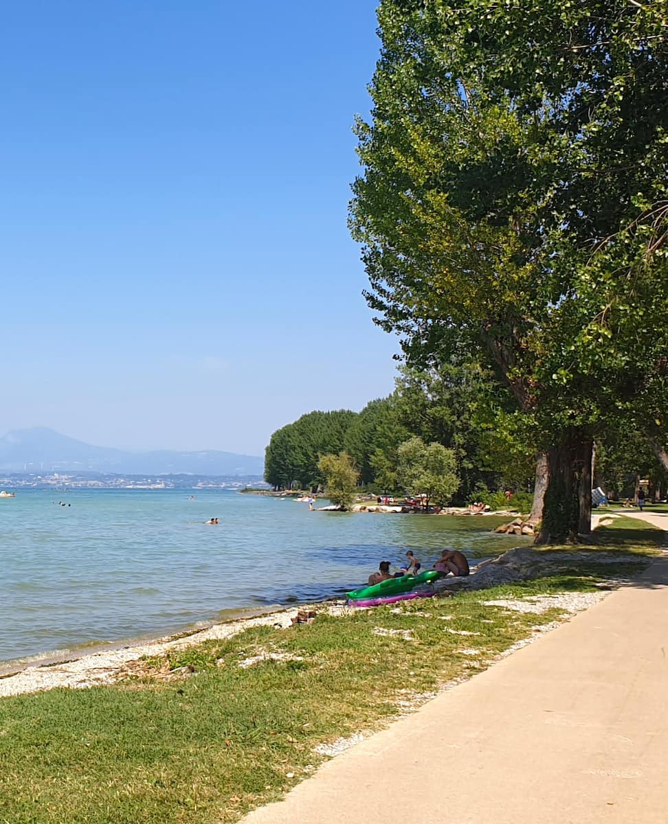 Beach Punta Gro Sirmione Beach Punta Gro Sirmione