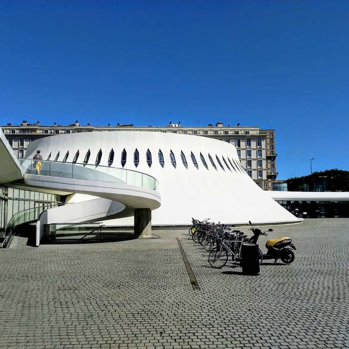 Bibliothèque Oscar Niemeyer Bibliothèque Oscar Niemeyer
