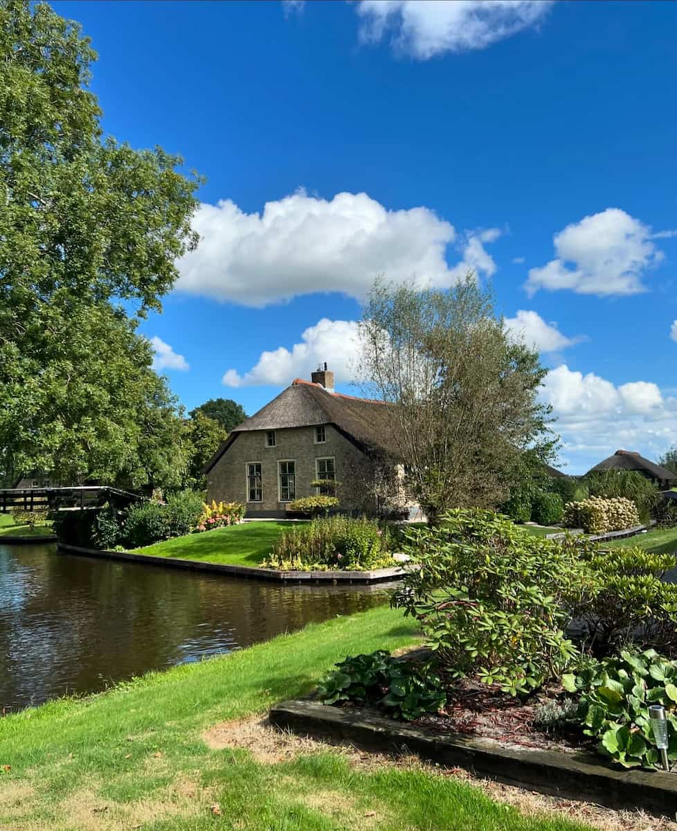 Canal and Binnenpad Paths, Giethoorn
