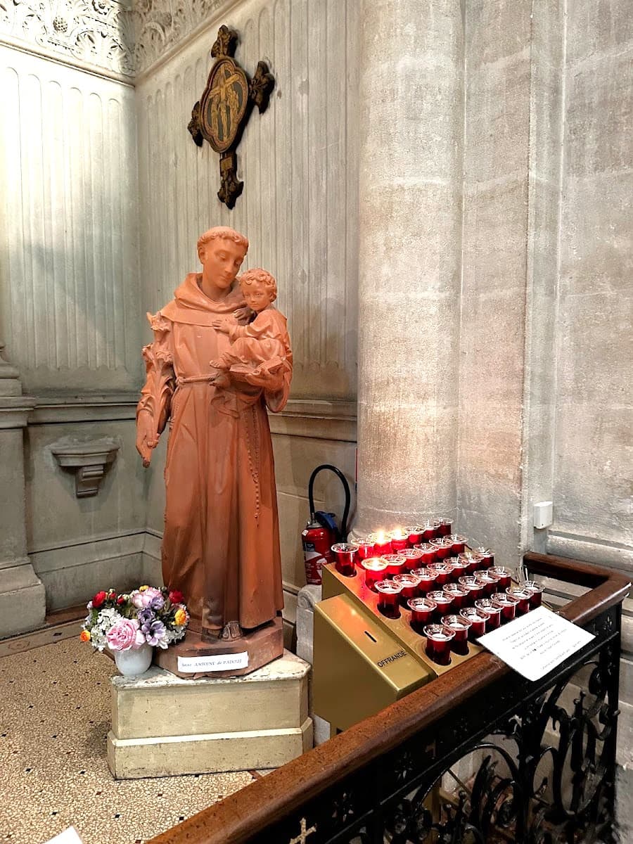 Inside of Cathédrale Notre Dame et Saint Castor Inside of Cathédrale Notre Dame et Saint Castor