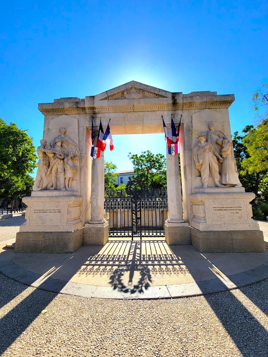 Esplanade Charles-de-Gaulle, Nîmes Esplanade Charles-de-Gaulle, Nîmes