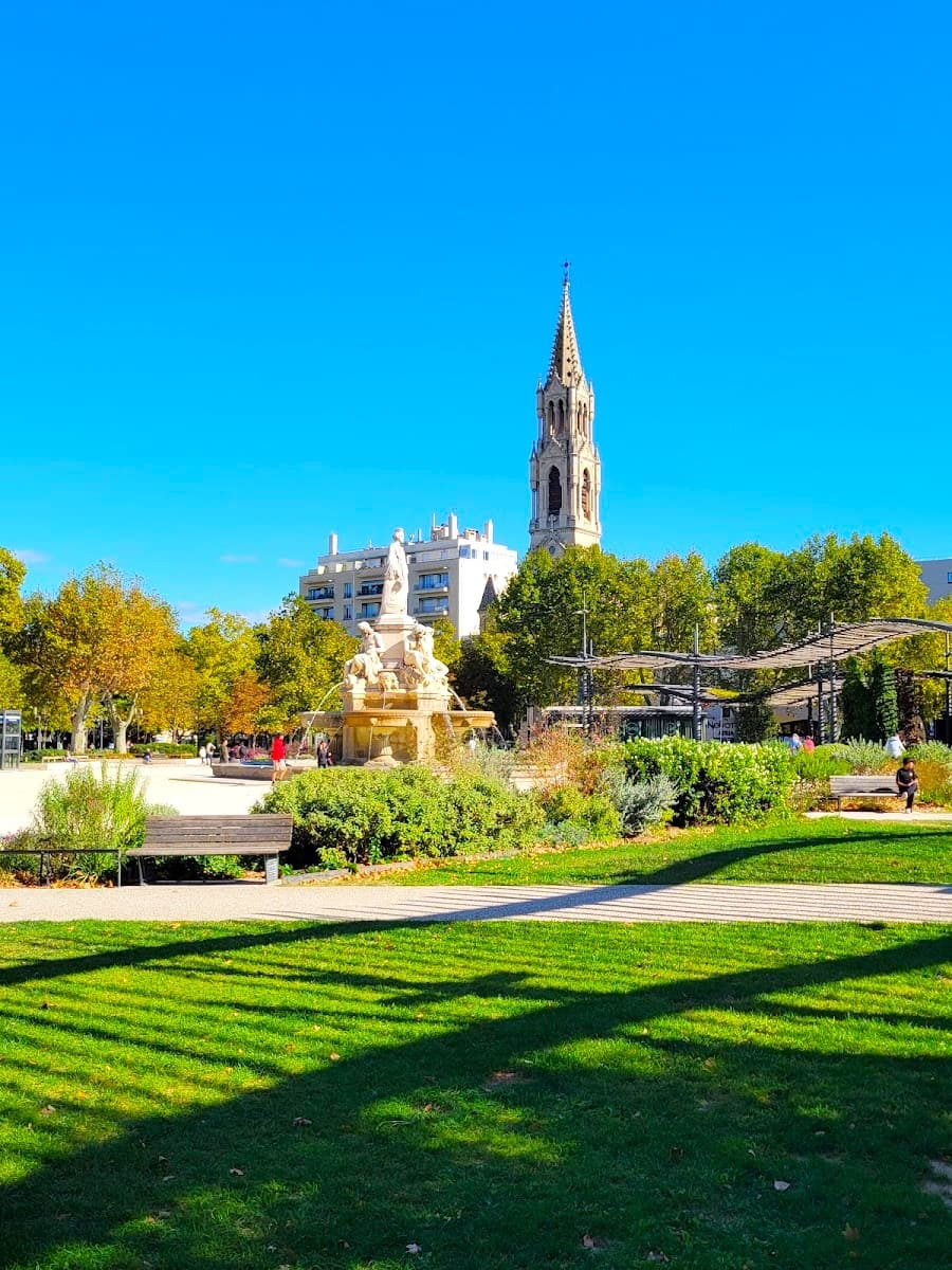 Esplanade Charles-de-Gaulle, Nîmes Esplanade Charles-de-Gaulle, Nîmes